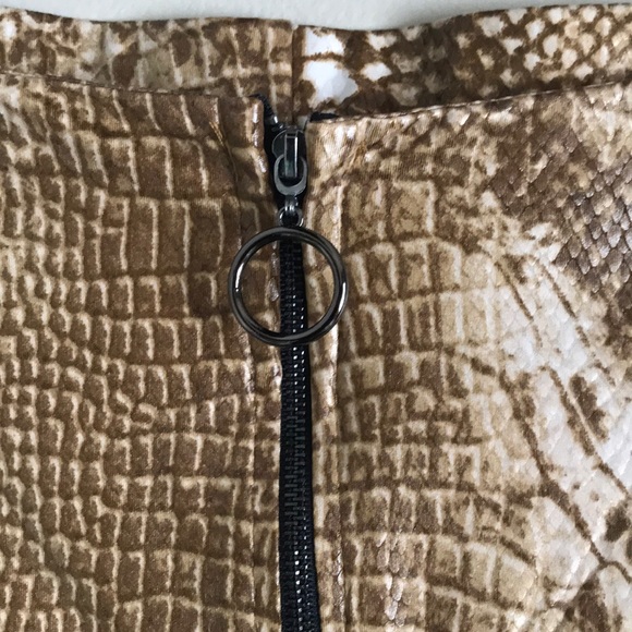 Snake Print Leggings / Mocha NWT - Picture 5 of 8